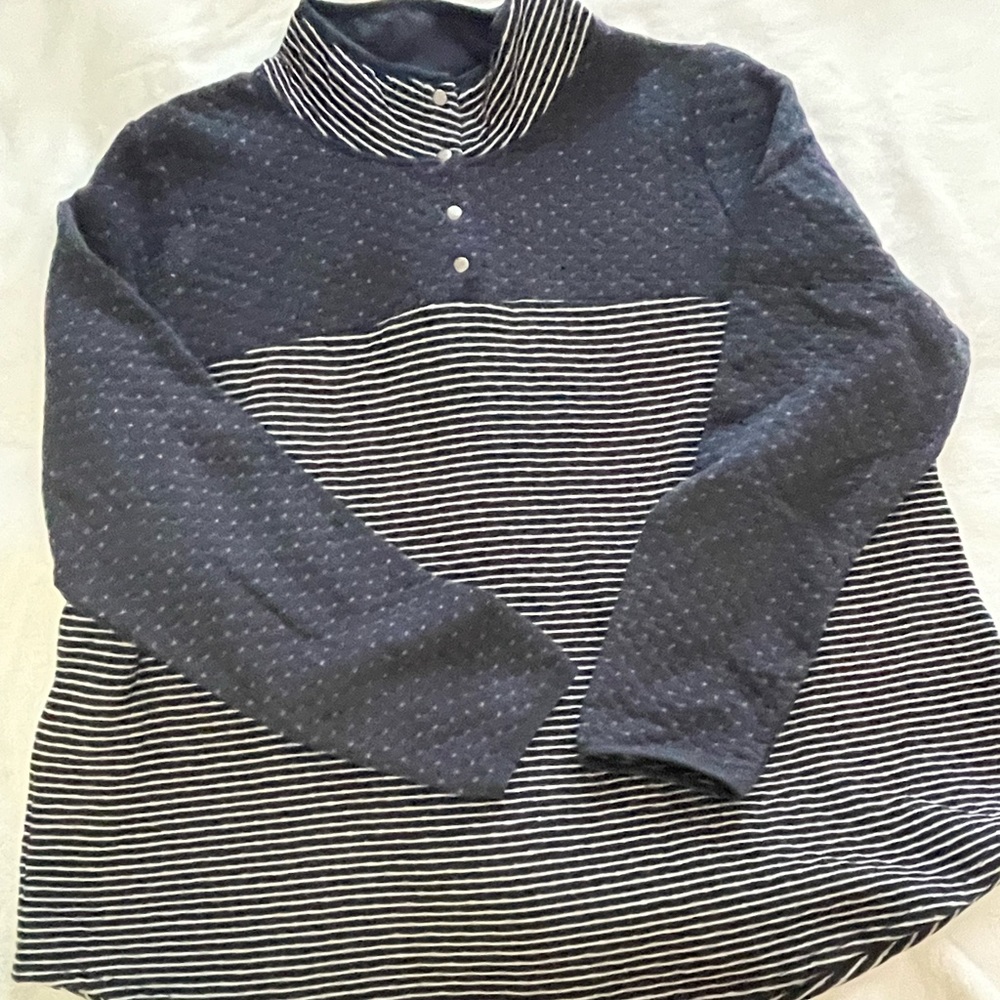 Pullover sweater